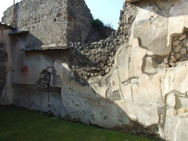 VII.4.31 Pompeii. March 2009. Doorway to Room 21. Triclinium.
