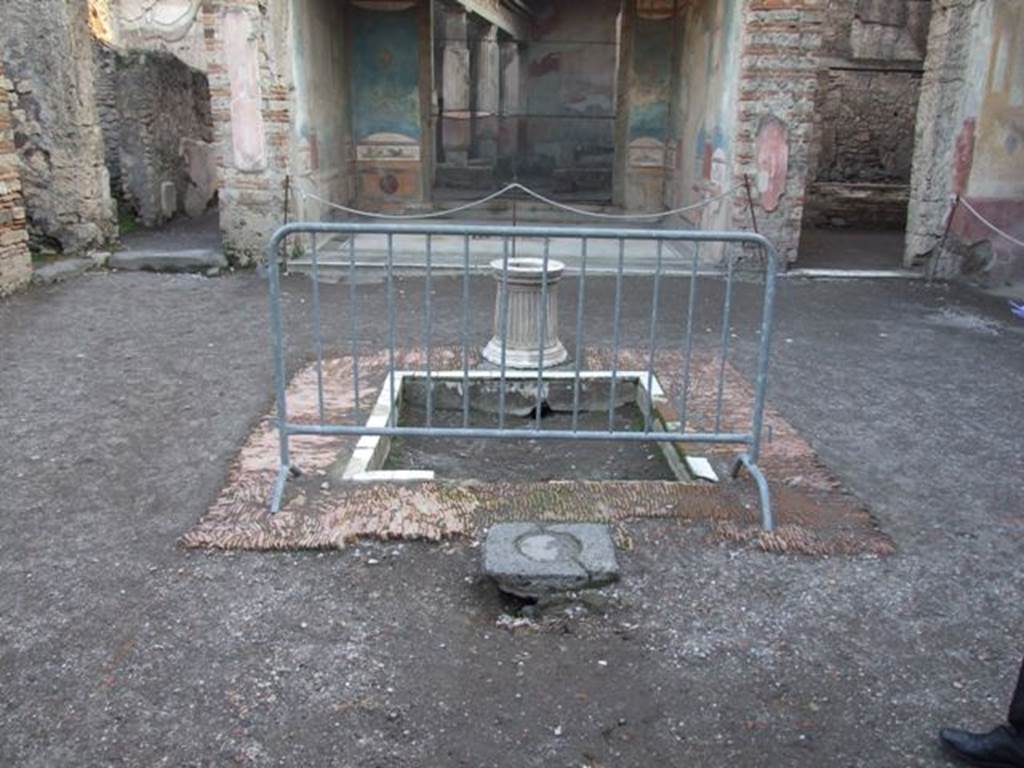 VII.4.48 Pompeii. December 2007. Room 2. Atrium. Impluvium.