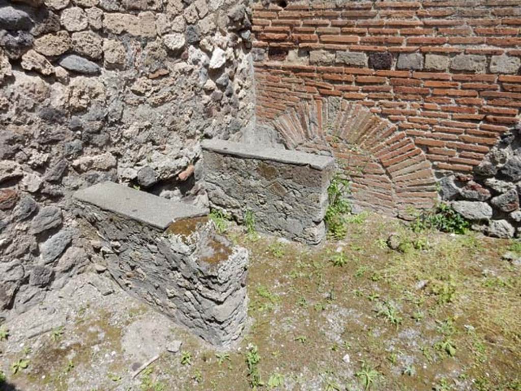 VII.4.48 Pompeii. May 2015. Room 7, supports in north-east corner of kitchen.
Photo courtesy of Buzz Ferebee.