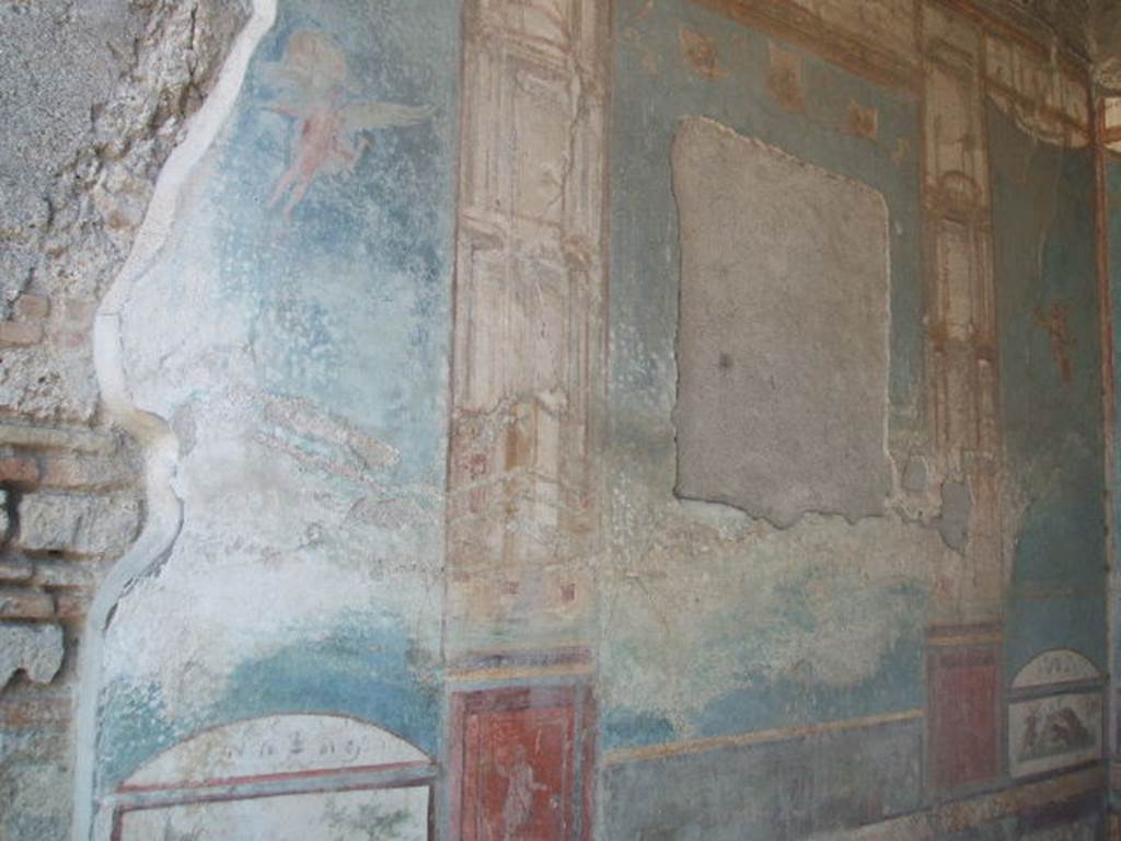 VII.4.48 Pompeii. December 2007. Room 11, detail from east wall of tablinum. The central painting on the east wall was of Theseus and Ariadne.
Now in Naples Archaeological Museum. Inventory number: 9048.