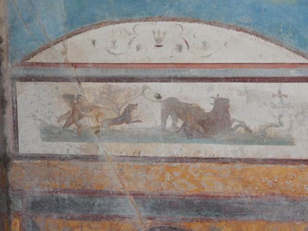 VII.4.48 Pompeii. May 2015. Room 11, detail from south wall in south-east corner. 
Photo courtesy of Buzz Ferebee.
