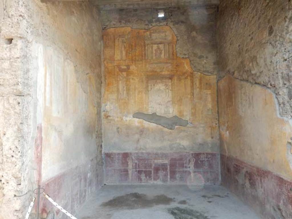 VII.4.48 Pompeii. May 2015. Room 13, looking towards west wall of ala.
Photo courtesy of Buzz Ferebee.