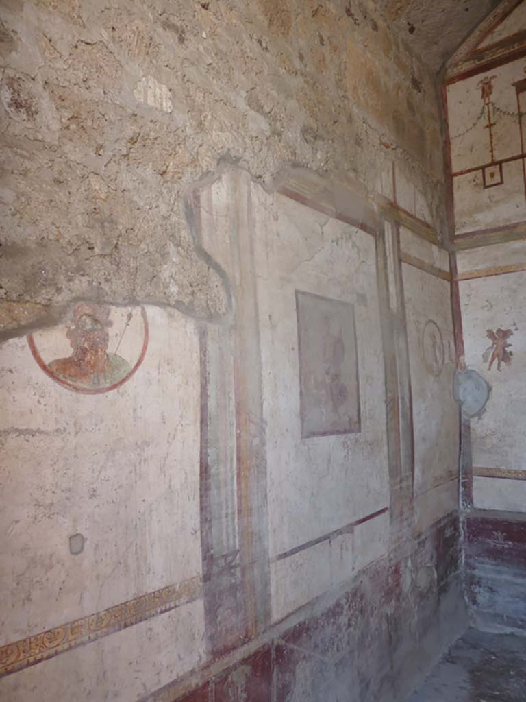 VII.4.48 Pompeii. October 2014. Room 14, looking towards south wall of cubiculum.
Foto Annette Haug, ERC Grant 681269 DÉCOR.