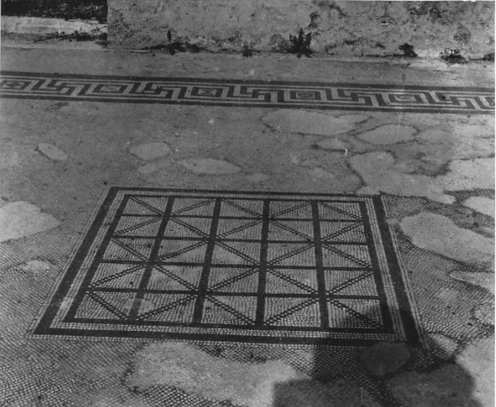 VII.4.59 Pompeii. c.1930. Central emblema in mosaic floor of oecus m.
See Blake, M., (1930). The pavements of the Roman Buildings of the Republic and Early Empire. Rome, MAAR, 8, (pp.81,96 & pl.19.tav.2).