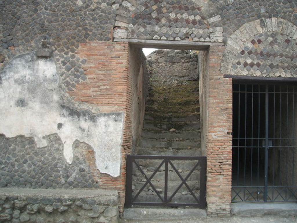 VII.5.1 and VII.5.2 Pompeii. May 2005. Two entrance, looking south.