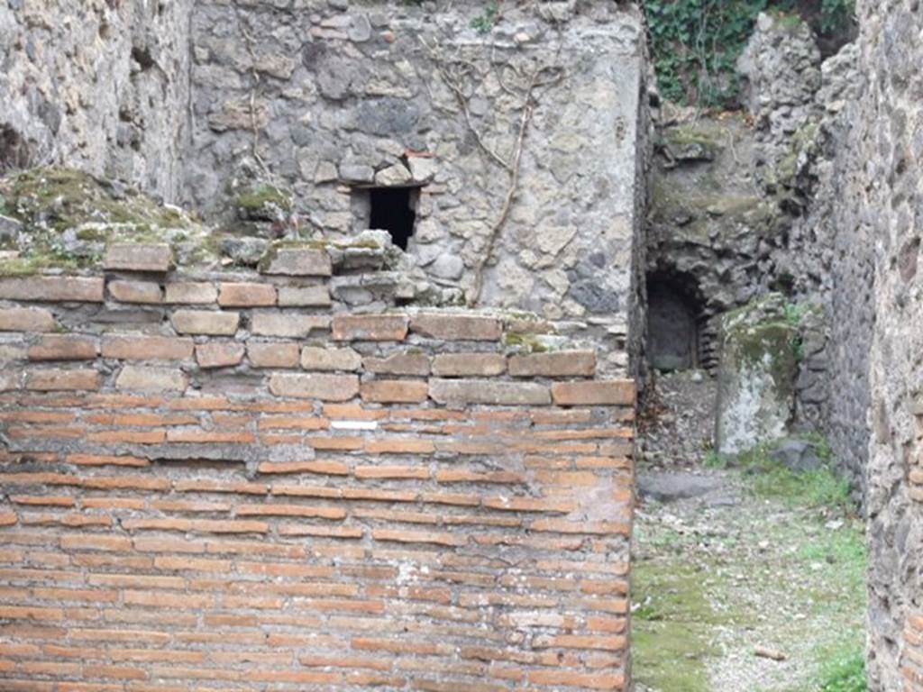 VII.5.7 Pompeii. December 2007. Looking south towards remains of cistern (30) to end of praefurnium or furnace room.