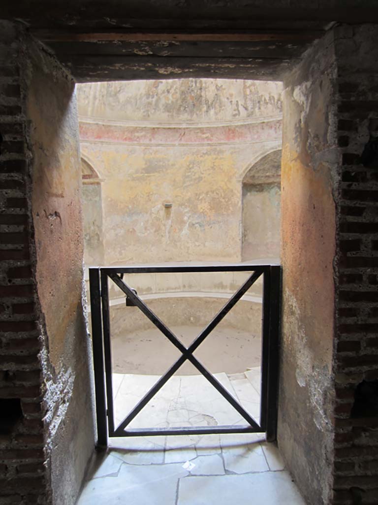 VII.5.24 Pompeii. March 2012.
Doorway to frigidarium (19), looking south. Photo courtesy of Marina Fuxa.