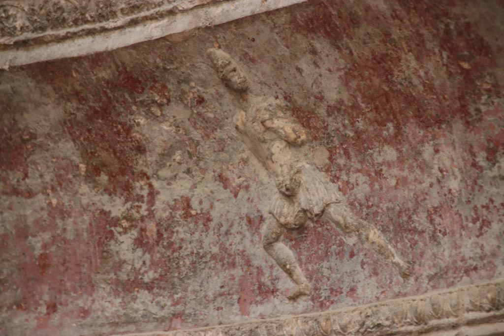 VII.5.24 Pompeii. October 2023. Frigidarium (19), detail from plasterwork cornice. Photo courtesy of Klaus Heese.