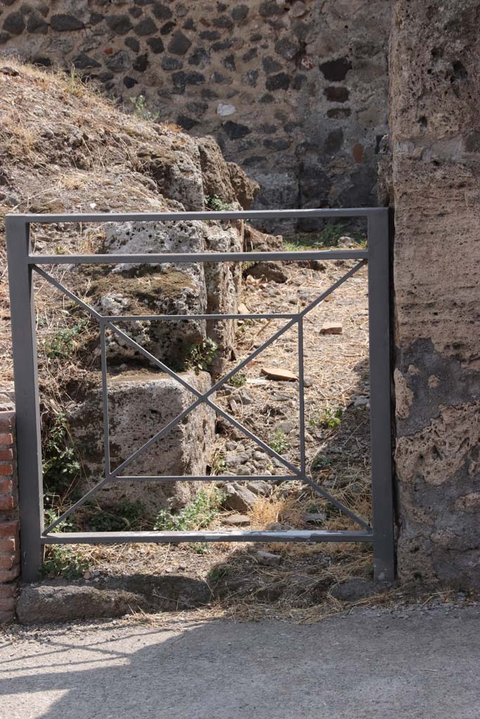 VII.6.1 Pompeii. September 2021.
Looking south to site of steps to upper floor. Photo courtesy of Klaus Heese.