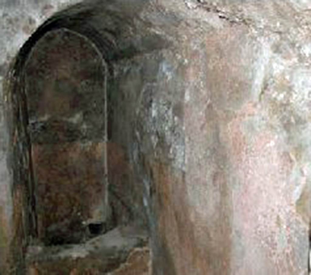 VII.6.3 Pompeii. December 2007. Rectangular cistern in corridor (i).