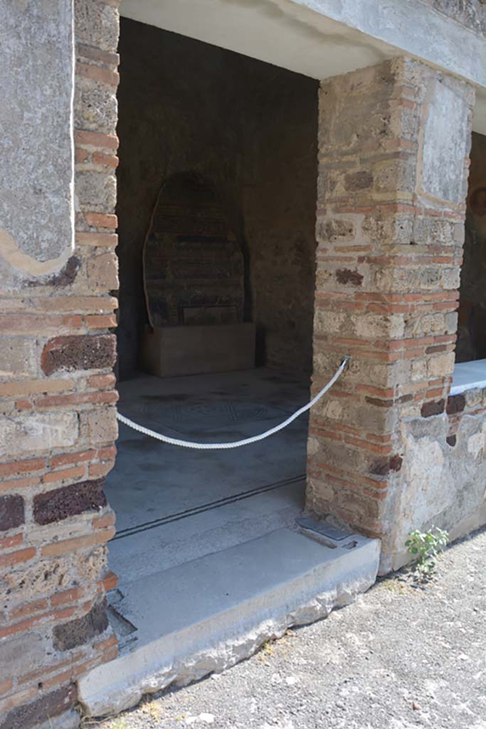 VII.7.5 Pompeii. September 2019. Doorway into room (n).
Foto Annette Haug, ERC Grant 681269 DÉCOR.