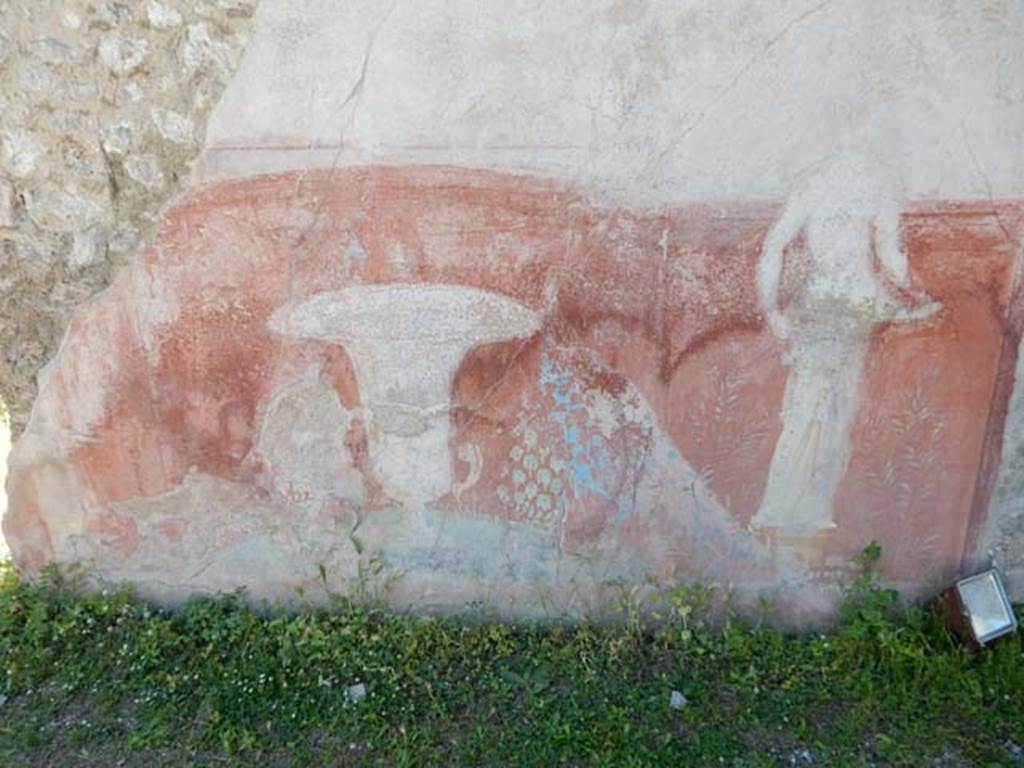 VII.7.10 Pompeii. May 2018. Detail from west wall of peristyle. Photo courtesy of Buzz Ferebee.