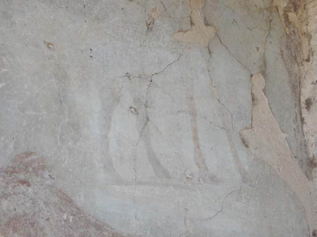 VII.7.10 Pompeii. May 2018. Peristyle, detail from top of west wall. Photo courtesy of Buzz Ferebee.