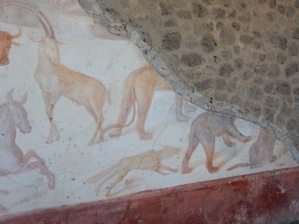 VII.7.10 Pompeii. May 2018. Details of animals on west end of north wall. Photo courtesy of Buzz Ferebee.