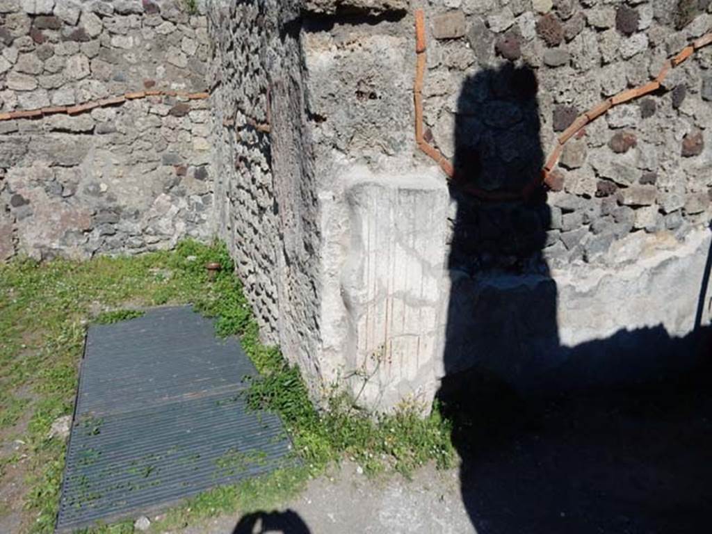 VII.7.10 Pompeii. May 2018. Looking towards east side of entrance corridor. Photo courtesy of Buzz Ferebee.