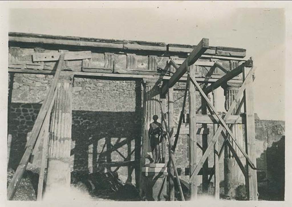 VII.7.32 Pompeii. 17th December 1947. East side of Temple of Apollo. Photo courtesy of Rick Bauer.