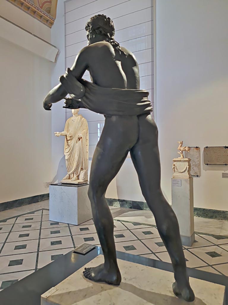 VII.7.32 Pompeii. April 2023. Bronze statue of Apollo from east side of Temple of Apollo.
On display in “Campania Romana” gallery in Naples Archaeological Museum.
Photo courtesy of Giuseppe Ciaramella.