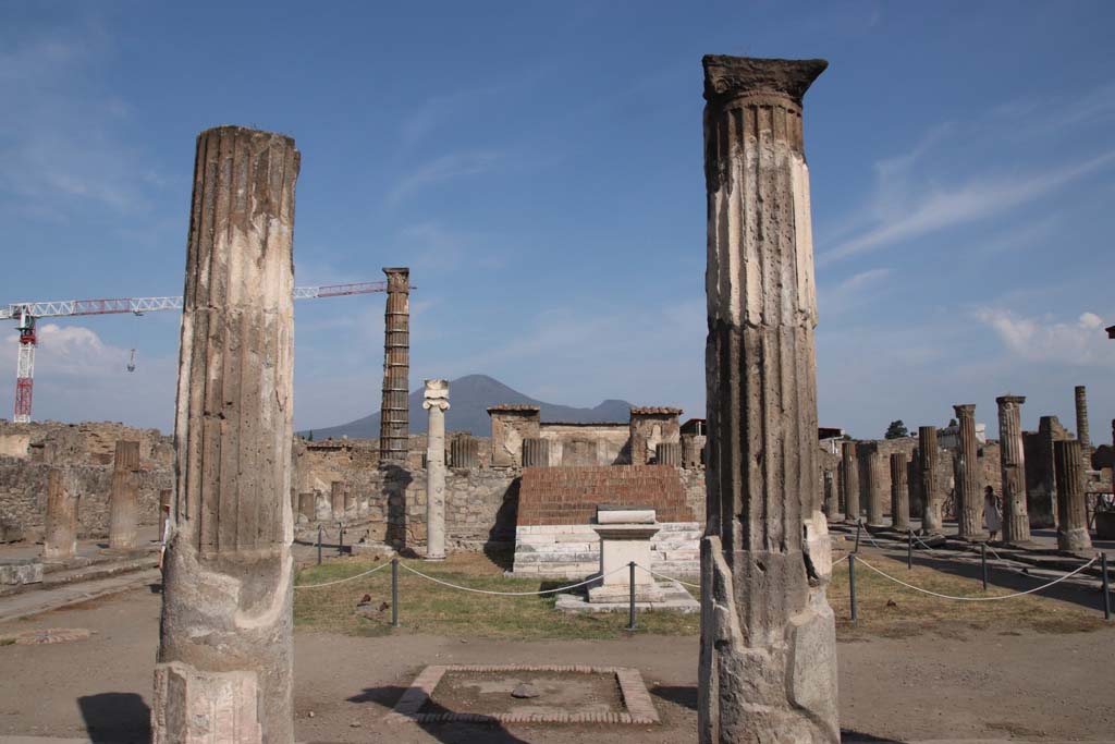 VII.7.32 Pompeii. September 2021. Looking north from entrance doorway. Photo courtesy of Klaus Heese.