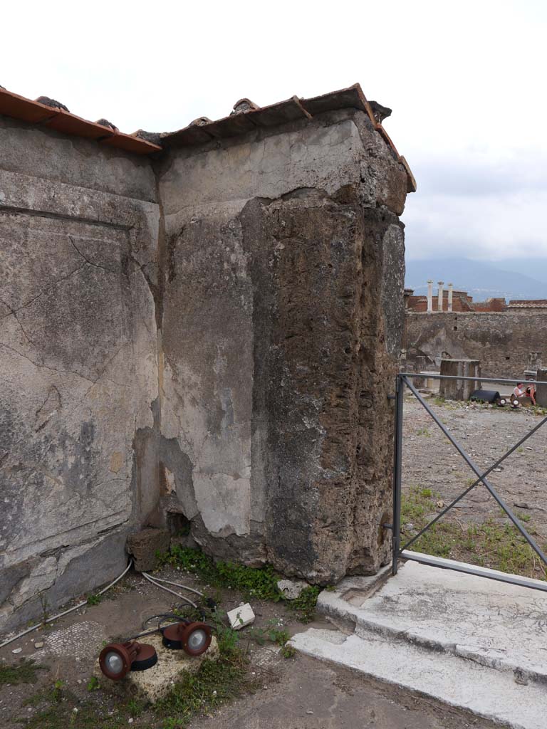 VII.7.32, Pompeii. September 2018. Looking towards interior south-east corner of cella.
Foto Anne Kleineberg, ERC Grant 681269 DÉCOR.