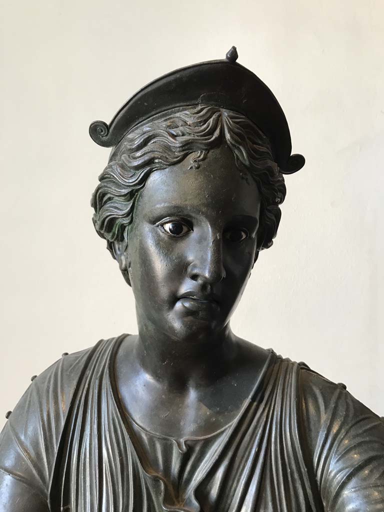 VII.7.32 Pompeii. April 2019. Detail from bronze bust of Diana/Artemis.
Now in Naples Archaeological Museum.
Photo courtesy of Rick Bauer.