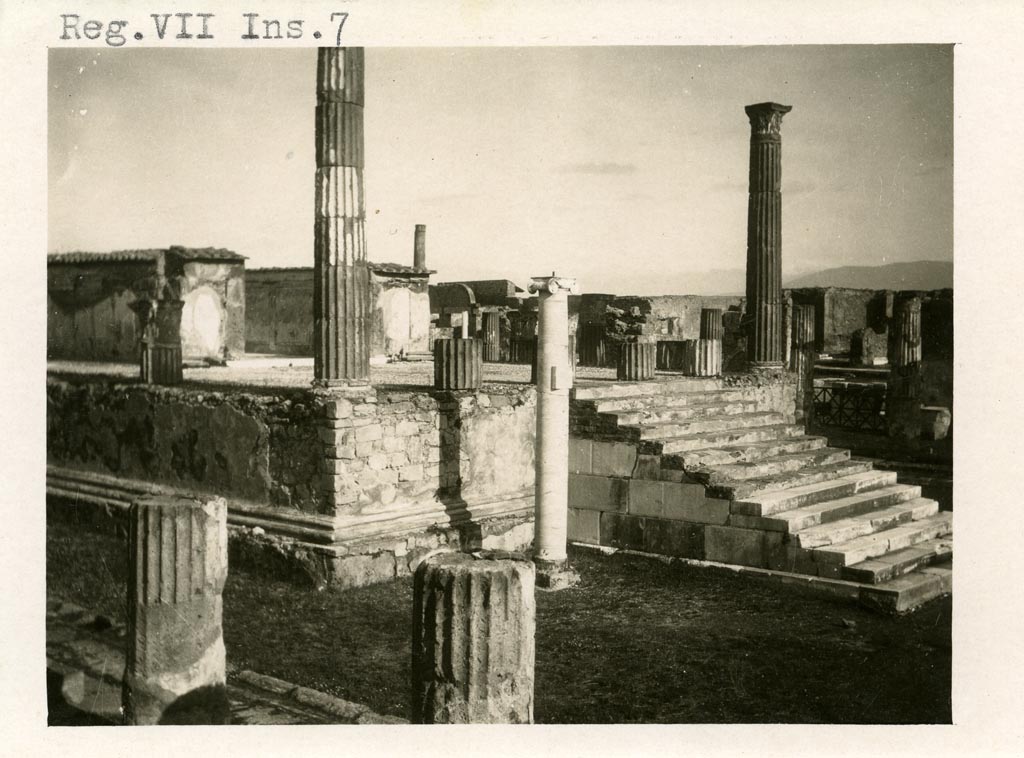 VII.7.32 Pompeii. Pre-1937-39. Looking north-east across podium, from west side .
Photo courtesy of American Academy in Rome, Photographic Archive. Warsher collection no. 1131.