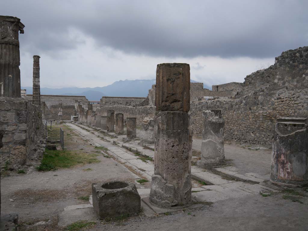 VII.7.32, Pompeii. September 2018. Looking south from north-west corner.
Foto Anne Kleineberg, ERC Grant 681269 DÉCOR.