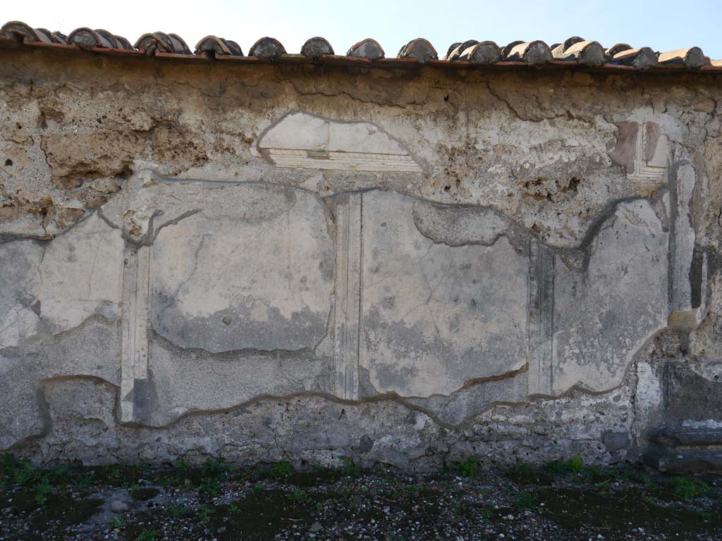 VII.7.32, Pompeii. September 2018. Looking towards exterior north wall of cella.
Foto Anne Kleineberg, ERC Grant 681269 DÉCOR