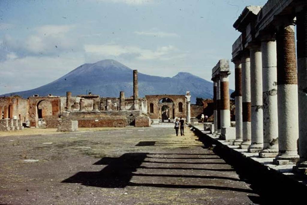 VII.8 Pompeii Forum, 1972. Looking north along east side. Photo by Stanley A. Jashemski.
Source: The Wilhelmina and Stanley A. Jashemski archive in the University of Maryland Library, Special Collections (See collection page) and made available under the Creative Commons Attribution-Non Commercial License v.4. See Licence and use details. J72f0224