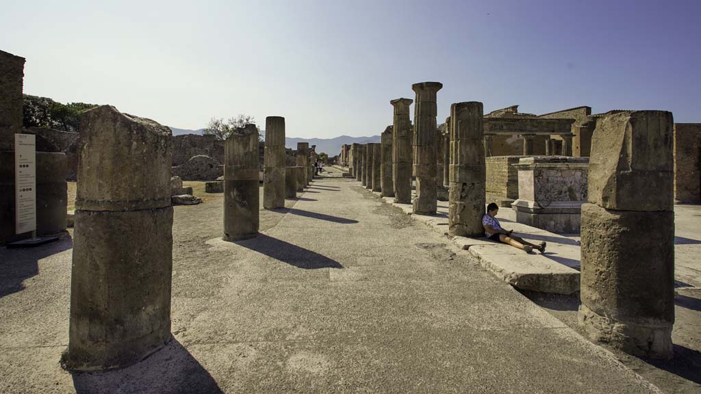 VII.8 Pompeii Forum. August 2021.
Looking south along east side towards the south-east corner of the Forum, and Via delle Scuole. Photo courtesy of Robert Hanson.