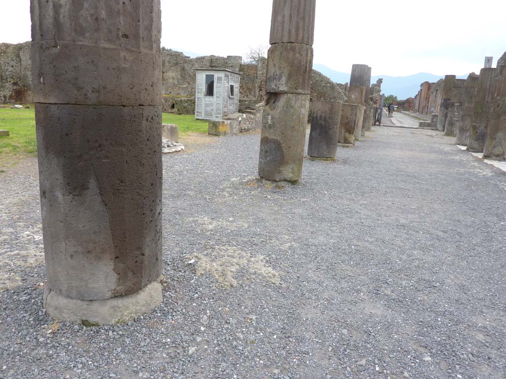 VII.8, Pompeii Forum. March 2014. Looking south-east along portico in south-east corner of Forum, from outside VIII.3.2/3, on left.
Foto Annette Haug, ERC Grant 681269 DÉCOR.