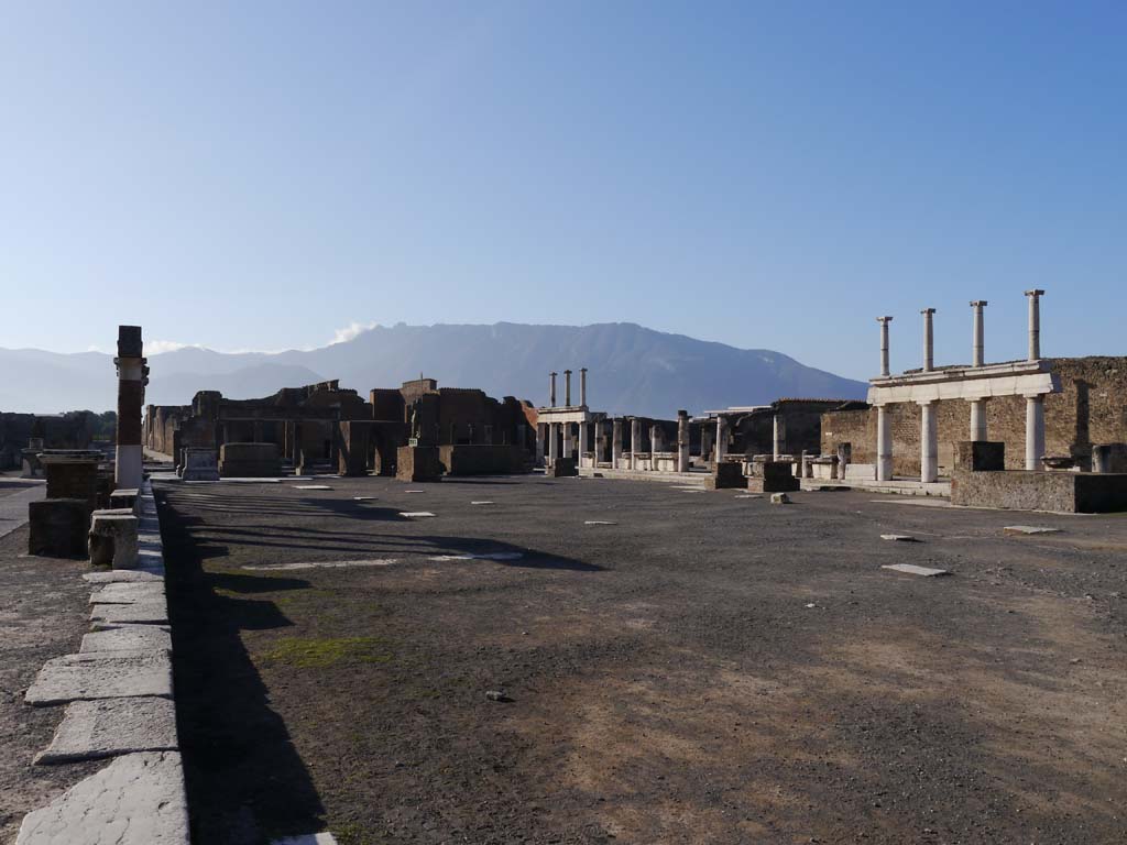 VII.8.00, Pompeii. March 2019. Looking south-west across Forum.
Foto Anne Kleineberg, ERC Grant 681269 DÉCOR.