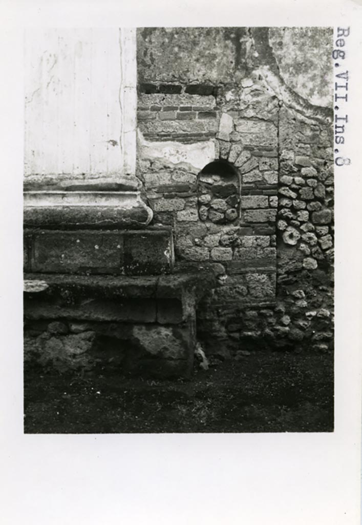 VII.8 Pompeii Forum. Pre-1937-39. Niche of street shrine on outside north wall of Forum.
Photo courtesy of American Academy in Rome, Photographic Archive. Warsher collection no. 1907.