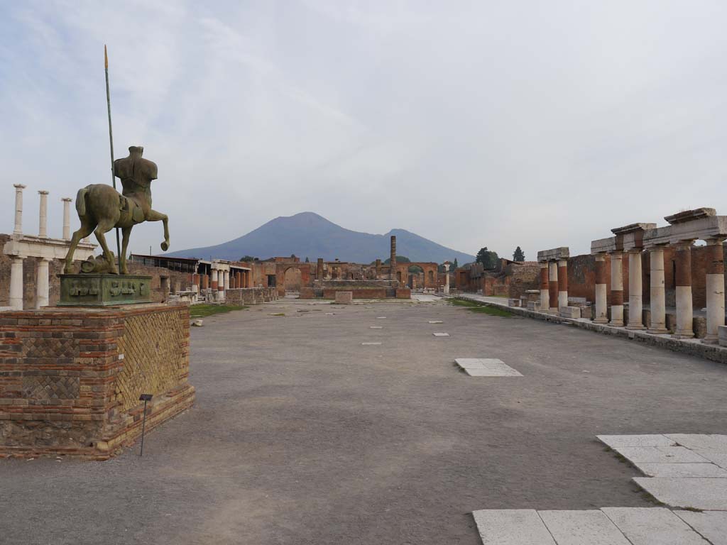 VII.8.00 Pompeii Forum. September 2018. Looking north from south-east corner.
Foto Anne Kleineberg, ERC Grant 681269 DÉCOR.