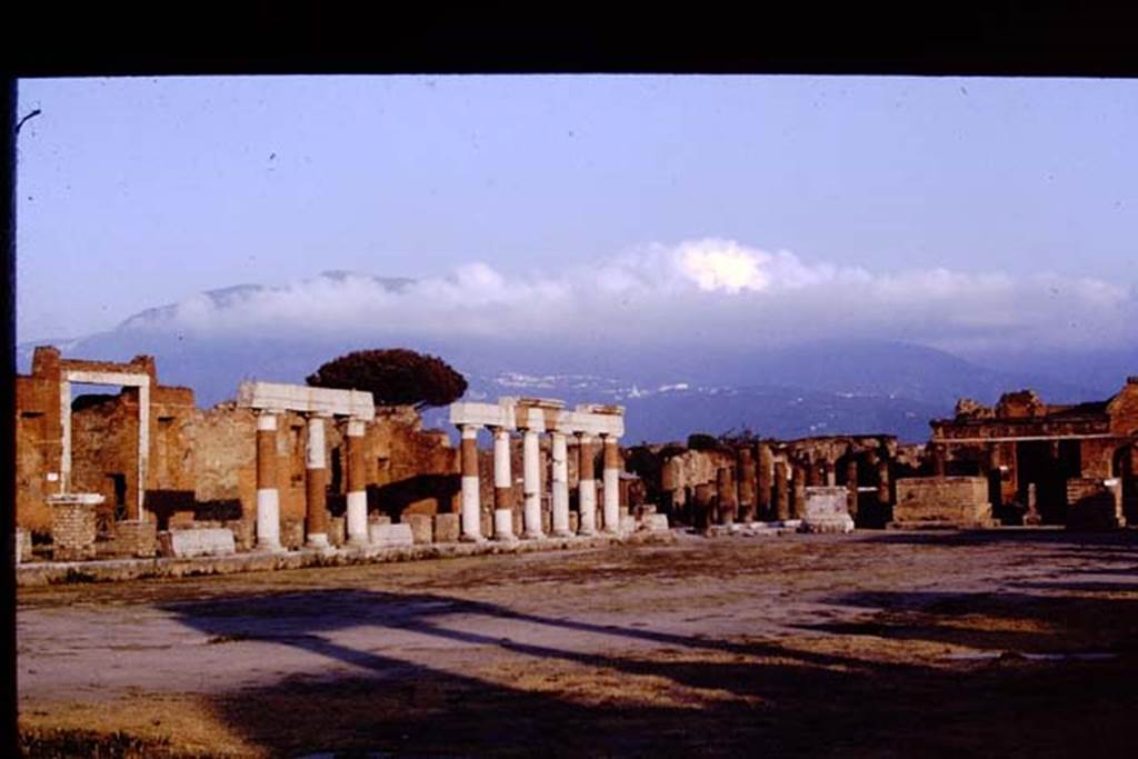 VII.8 Pompeii, 1968. Looking towards the south-east corner of the Forum. Photo by Stanley A. Jashemski.
Source: The Wilhelmina and Stanley A. Jashemski archive in the University of Maryland Library, Special Collections (See collection page) and made available under the Creative Commons Attribution-Non Commercial License v.4. See Licence and use details. J68f0736
