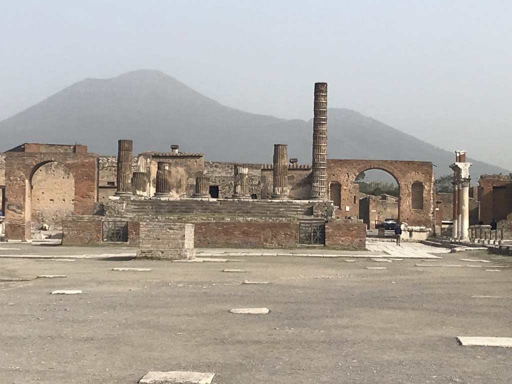 VII.8.1 Pompeii. April 2019. Looking north across the forum towards the temple. Photo courtesy of Rick Bauer.
For various excavations, and descriptions:
See Notizie degli Scavi di Antichità, 1942, (p.285-308).