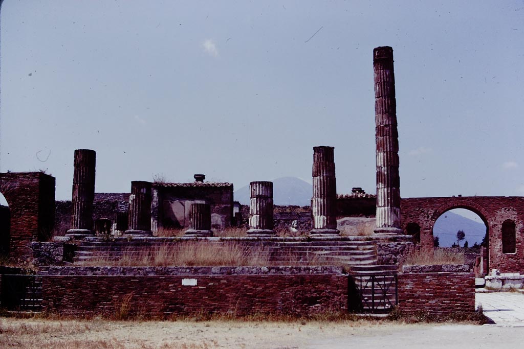 VII.8.1 Pompeii, 1978. Looking north. Photo by Stanley A. Jashemski.
Source: The Wilhelmina and Stanley A. Jashemski archive in the University of Maryland Library, Special Collections (See collection page) and made available under the Creative Commons Attribution-Non-Commercial License v.4. See Licence and use details.
J78f0596