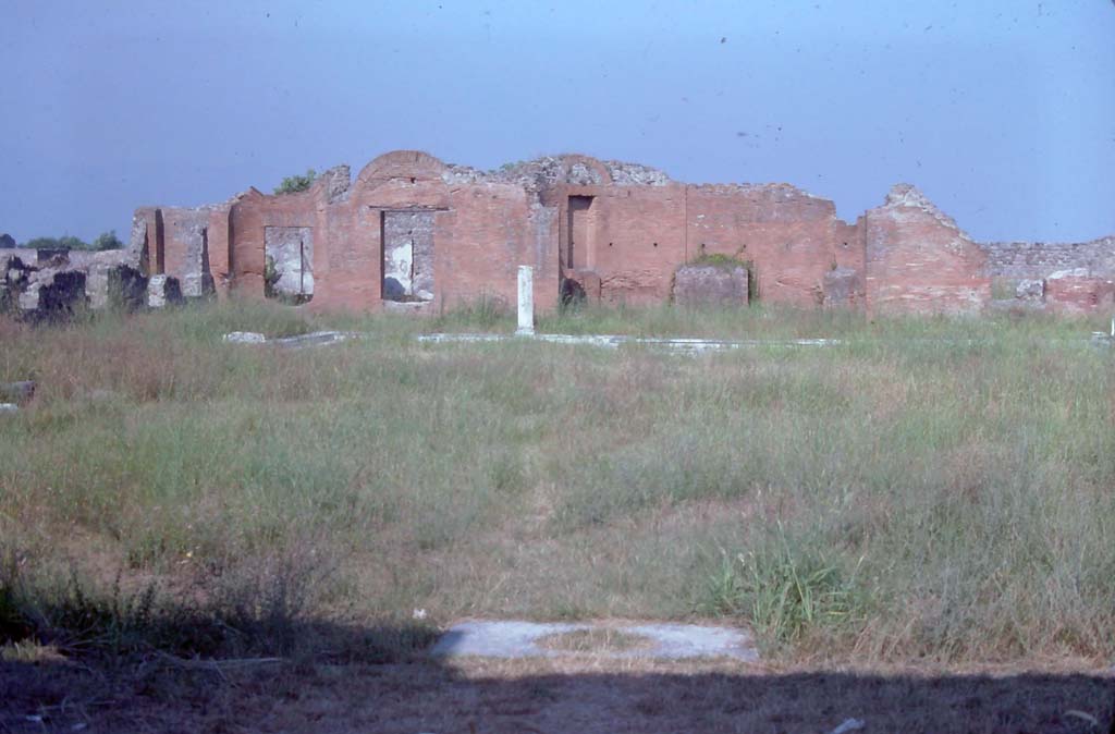 VII.9.1 Pompeii. August 1976. Looking towards east end.
Photo courtesy of Rick Bauer, from Dr George Fay’s slides collection.