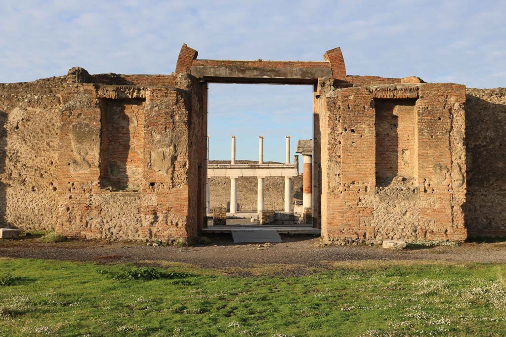 VII.9.1 Pompeii. December 2018. Looking west to interior of entrance doorway, and towards Forum. Photo courtesy of Aude Durand.