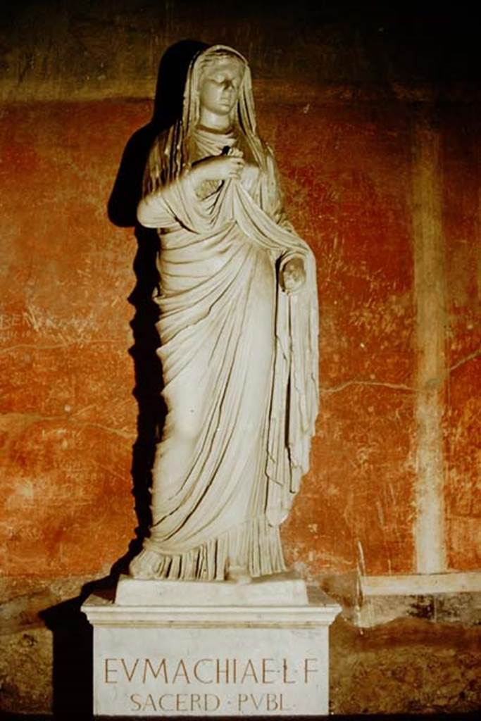 VII.9.1 Pompeii. 1957. Broad niche 13. Statue of Eumachia.
Photo by Stanley A. Jashemski.
Source: The Wilhelmina and Stanley A. Jashemski archive in the University of Maryland Library, Special Collections (See collection page) and made available under the Creative Commons Attribution-Non Commercial License v.4. See Licence and use details.
J57f0496