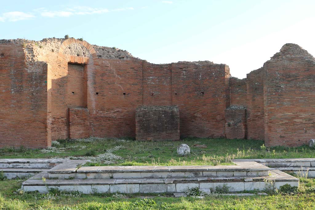 VII.9.1 Pompeii. December 2018. Looking east to large central apse 10. Photo courtesy of Aude Durand.