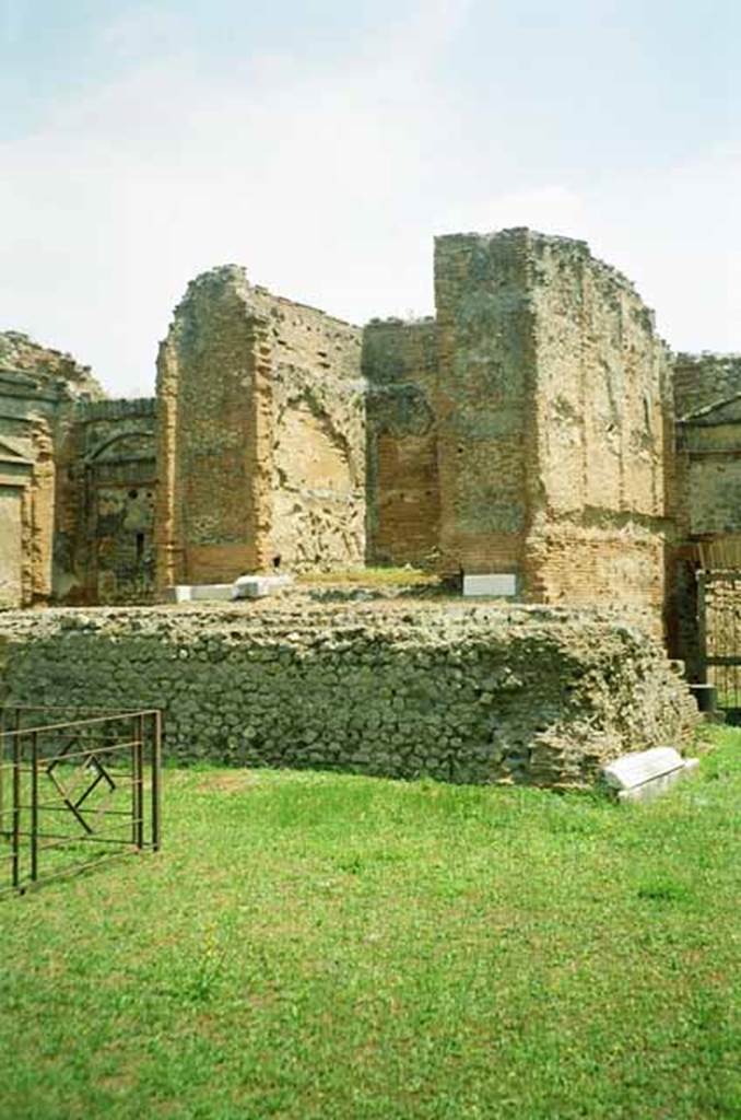 VII.9.2 Pompeii. July 2010. Podium and cella. Photo courtesy of Rick Bauer.