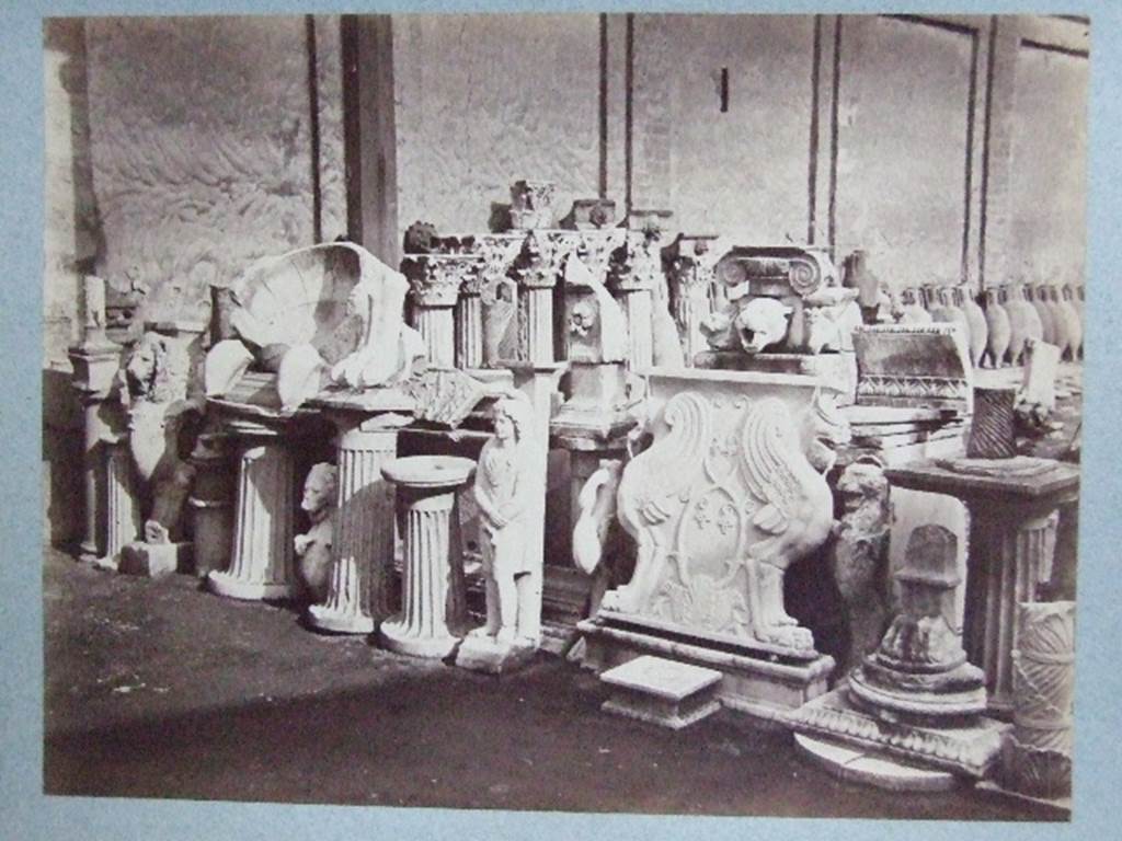 VII.9.2 Pompeii. Collection of items excavated and displayed here.
Old undated photograph courtesy of Society of Antiquaries, Fox Collection.