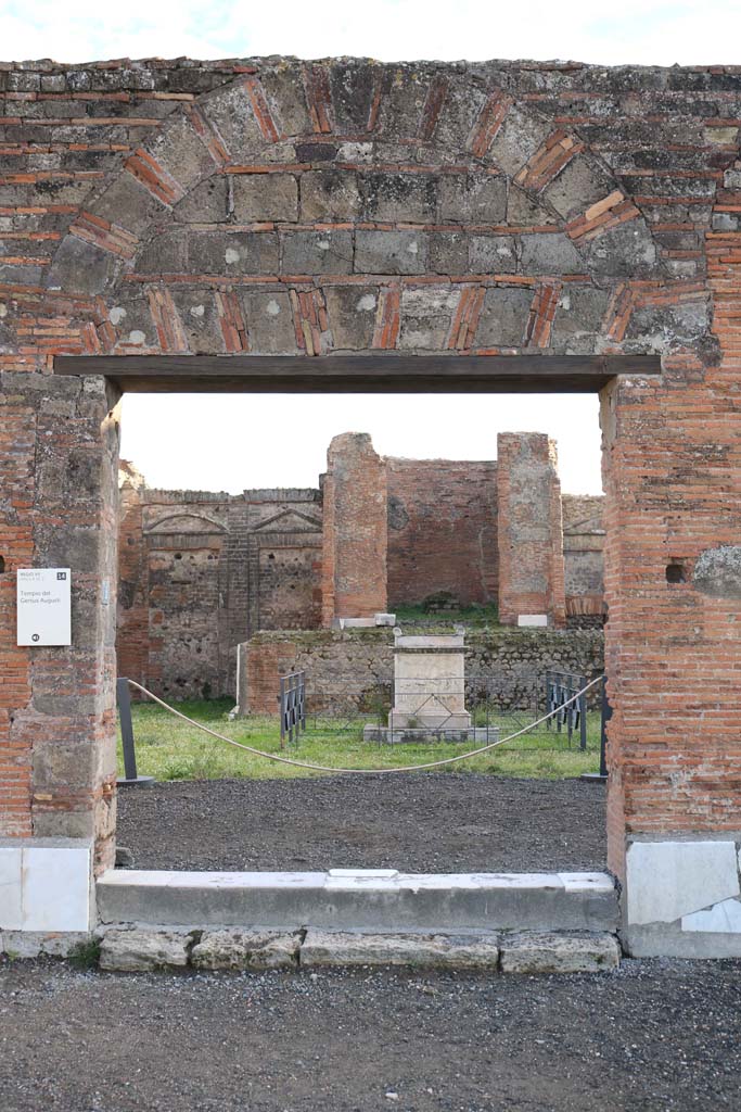 VII.9.2, Pompeii. December 2108.
Entrance on east side of Forum. Photo courtesy of Aude Durand.