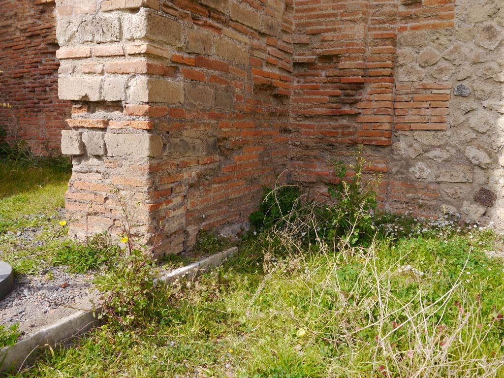 VII.9.2 Pompeii. March 2019. North wall in north-west corner, with doorway into vestibule
Foto Anne Kleineberg, ERC Grant 681269 DÉCOR.