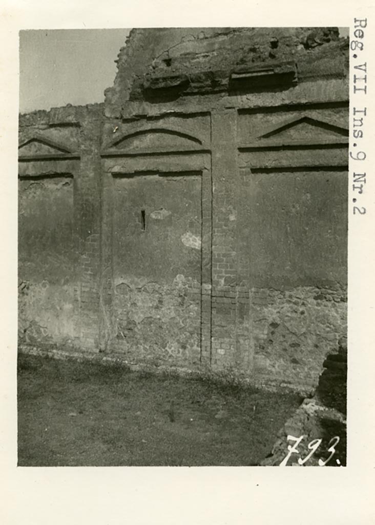 VII.9.2 Pompeii. Pre-1937-39. Looking towards north wall.
Photo courtesy of American Academy in Rome, Photographic Archive. Warsher collection no. 793.
