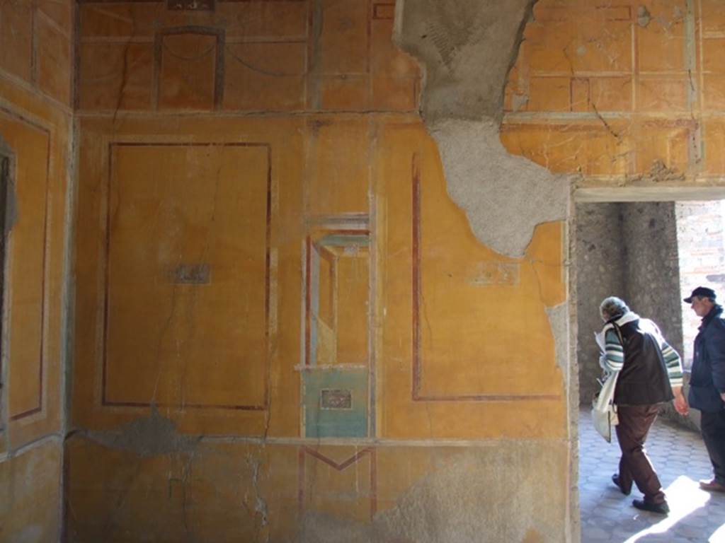 VII.16.17-22 Pompeii. December 2007. South wall with IV style decoration