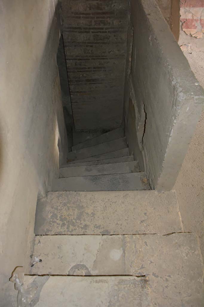 VII.16.22 Pompeii. October 2018. Area 73, looking south down steps to lower floor.
Foto Annette Haug, ERC Grant 681269 DÉCOR.