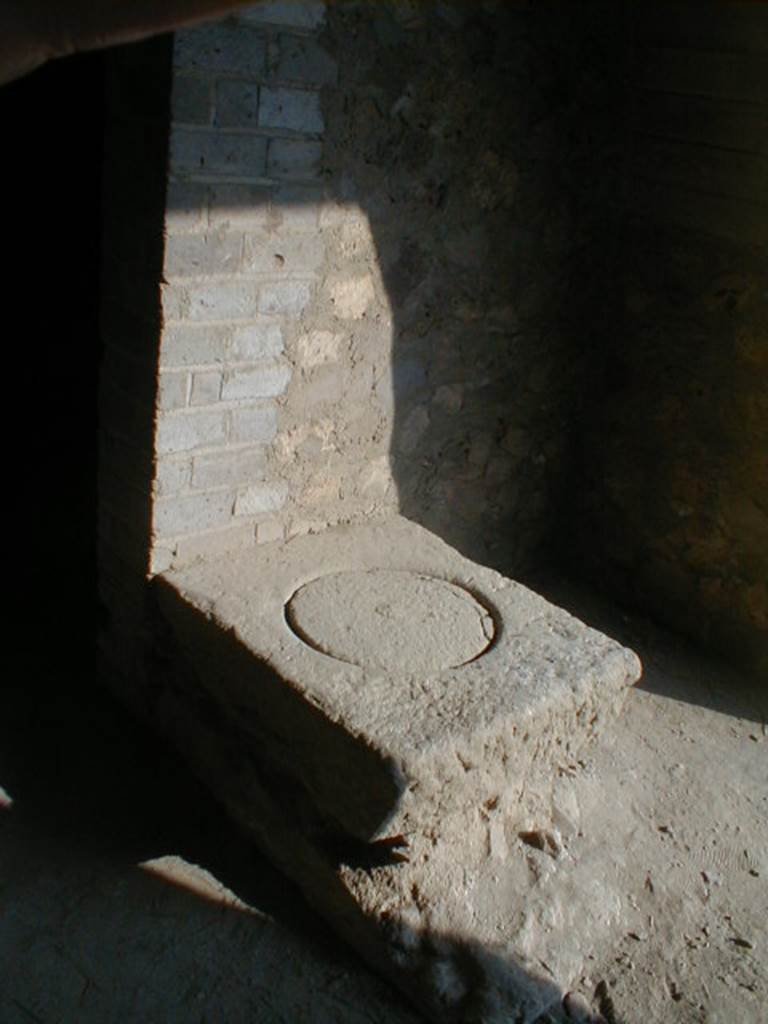VII.16.17-22 Pompeii. December 2007. Cistern mouth.