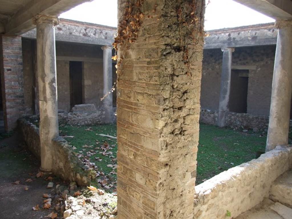 VII.16.17-22 Pompeii. December 2007. Looking south-west across peristyle, from north-east corner.