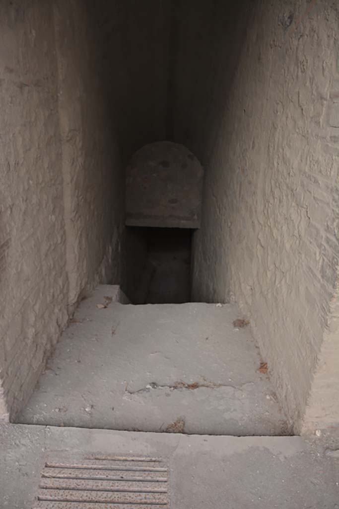 VII.16.17-22 Pompeii. October 2018. Corridor 20 with steps down to lower level.
Foto Annette Haug, ERC Grant 681269 DÉCOR.